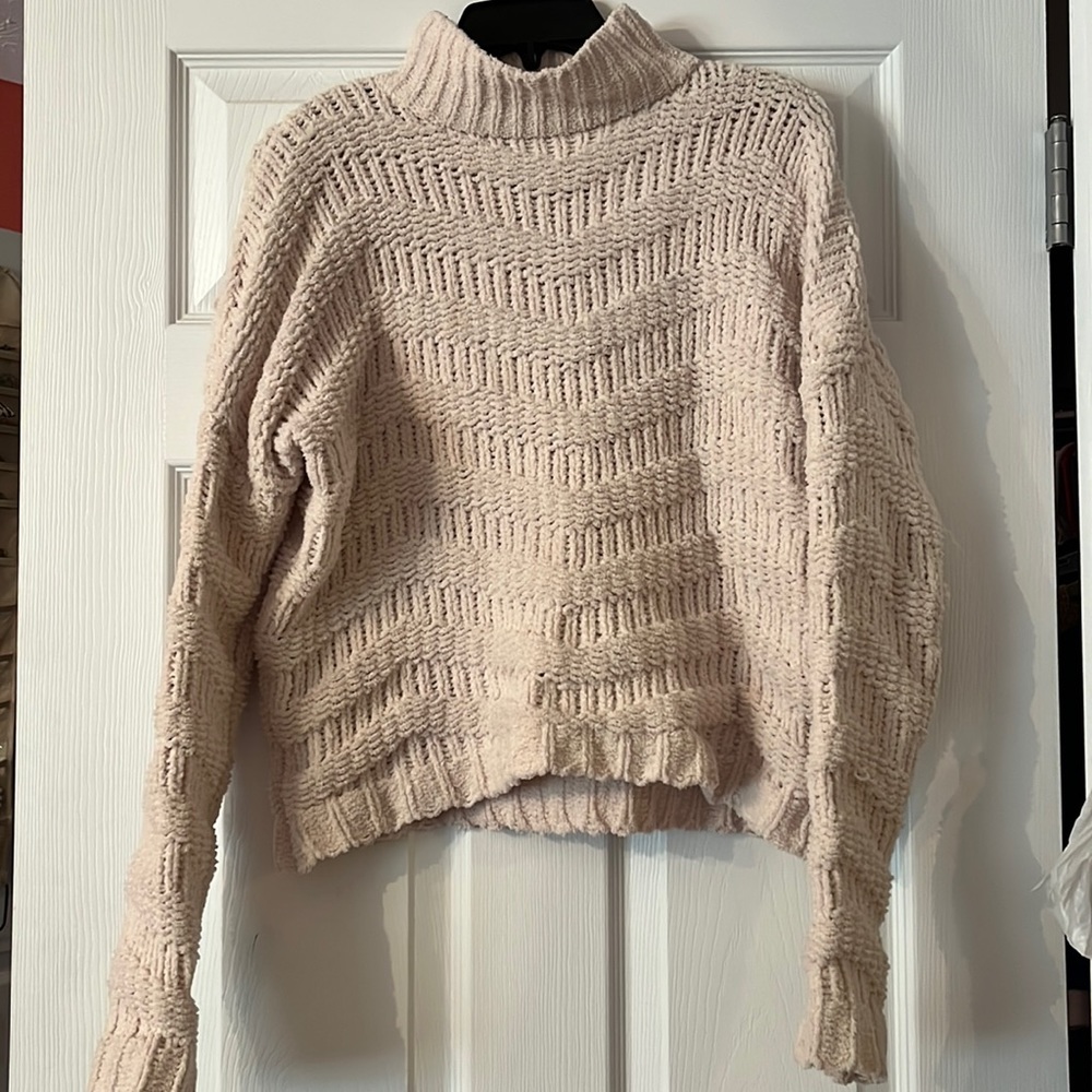 Moon and Madison Cream Sweater size M